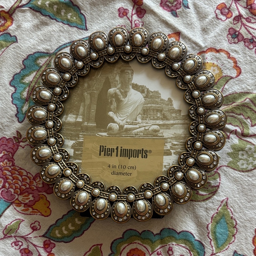 Pier 1 Ornate Pearl and Bronze Round Frame